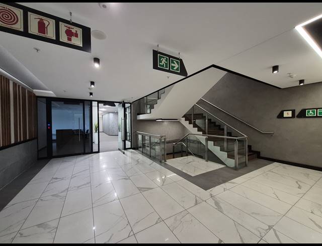 12M² OFFICE TO LET IN GLENADRIENNE
